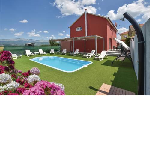 Three-Bedroom Holiday Home in Trilj