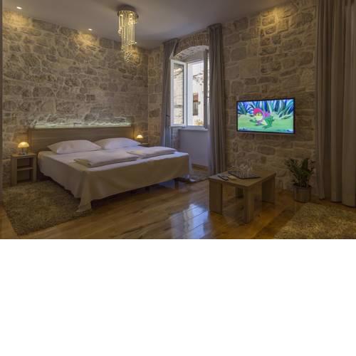 Tifani Luxury Rooms