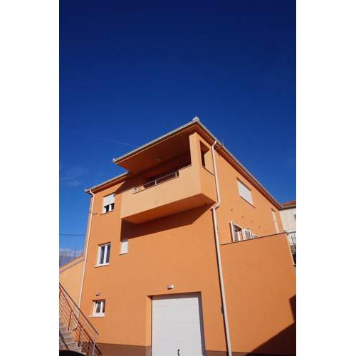 Tomena apartments