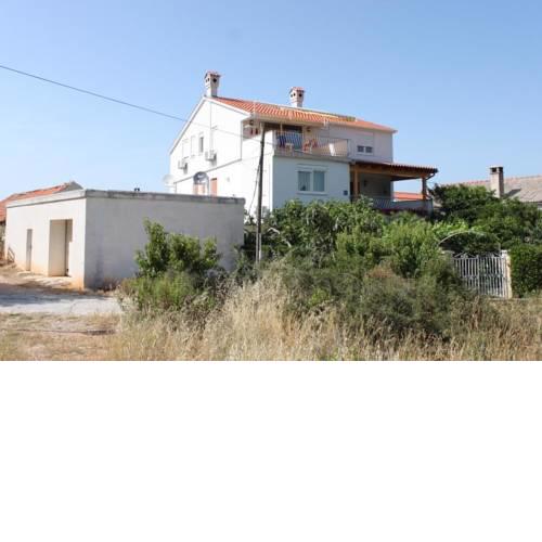 Triple Room Bozava 8100a