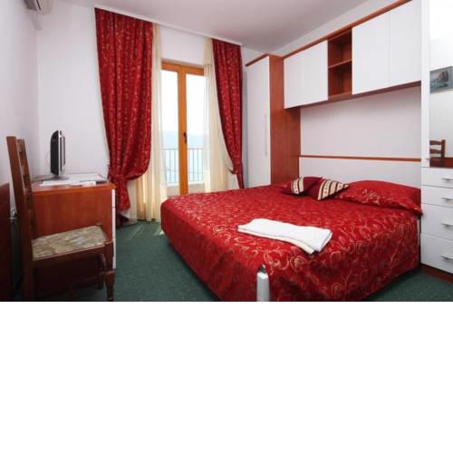 Triple Room Metajna 3305l