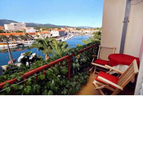 Triple Room Vrboska 540e