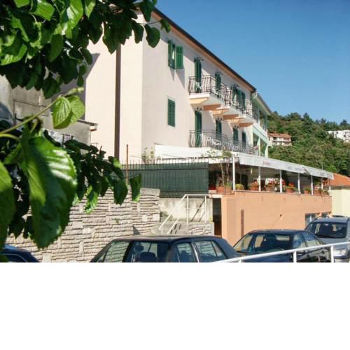 Twin Room Rabac 3016a