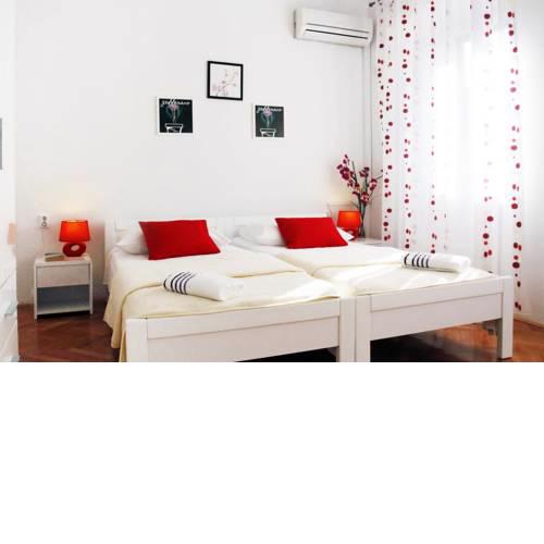 Twin Room Split 6973b