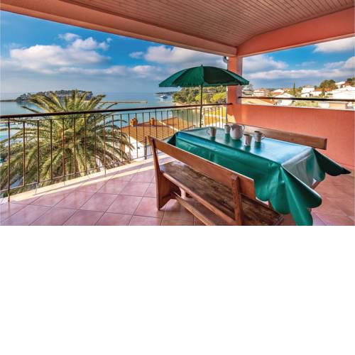 Two-Bedroom Apartment in Banjol