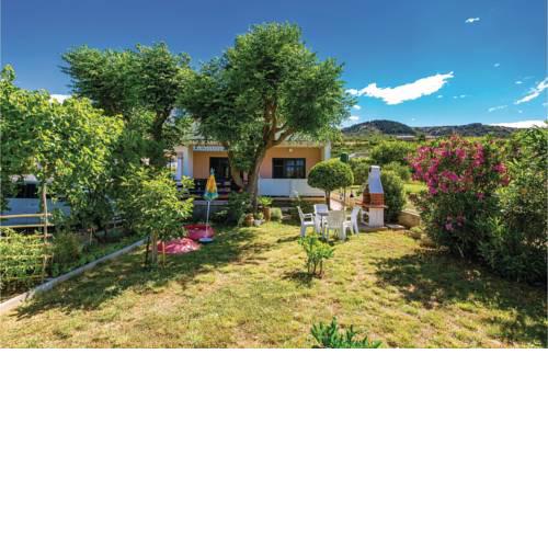 Two-Bedroom Apartment in Banjol