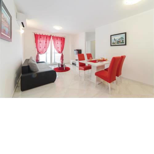 Two-Bedroom Apartment in Biograd