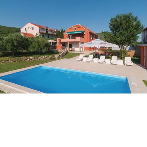 Two-Bedroom Apartment in Blato
