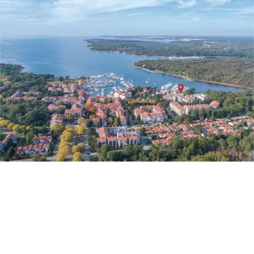 Two-Bedroom Apartment in Cervar Porat