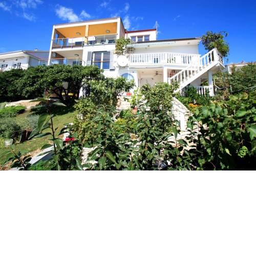 Two-Bedroom Apartment in Dramalj X
