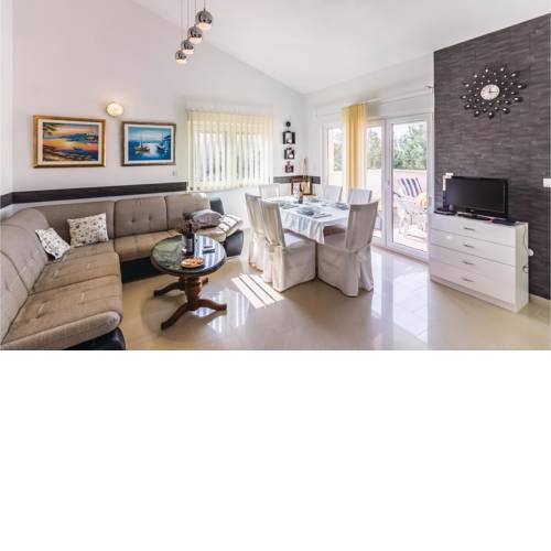 Two-Bedroom Apartment in Fazana