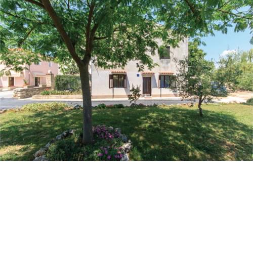 Two-Bedroom Apartment in Fazana