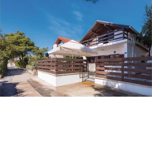 Two-Bedroom Apartment in Jadrija