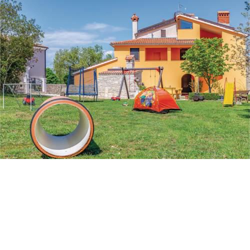 Two-Bedroom Apartment in Krnica