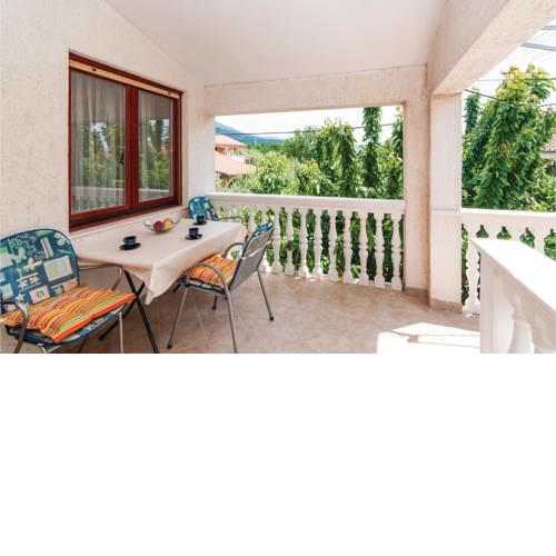 Two-Bedroom Apartment in Krusevo
