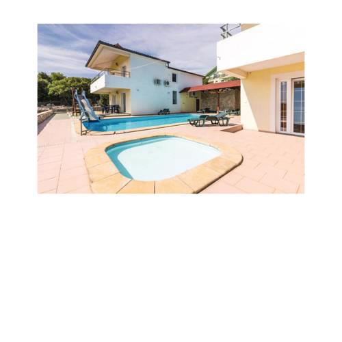 Two-Bedroom Apartment in Labin