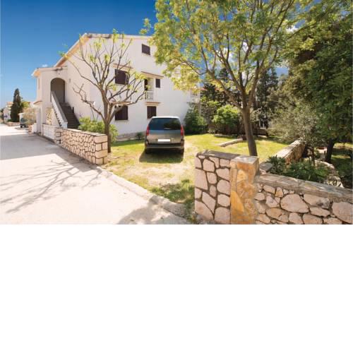 Two-Bedroom Apartment in Mandre
