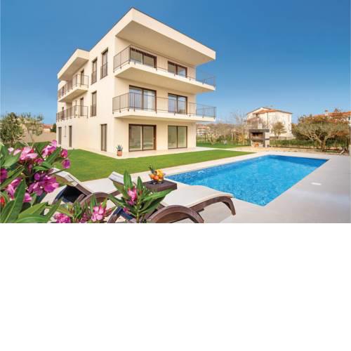Two-Bedroom Apartment in Medulin