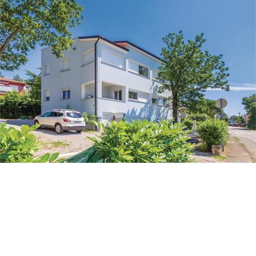 Two-Bedroom Apartment in Njivice