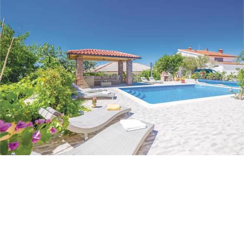 Two-Bedroom Apartment in Palit