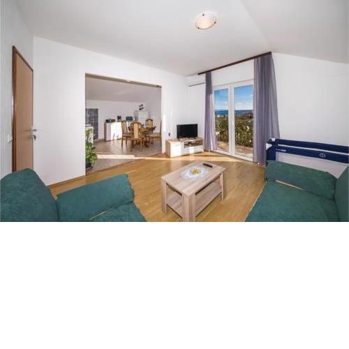 Two-Bedroom Apartment in Plano