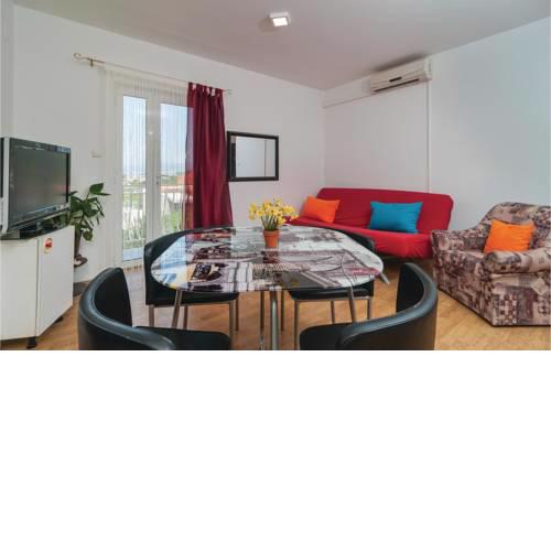 Two-Bedroom Apartment in Podstrana