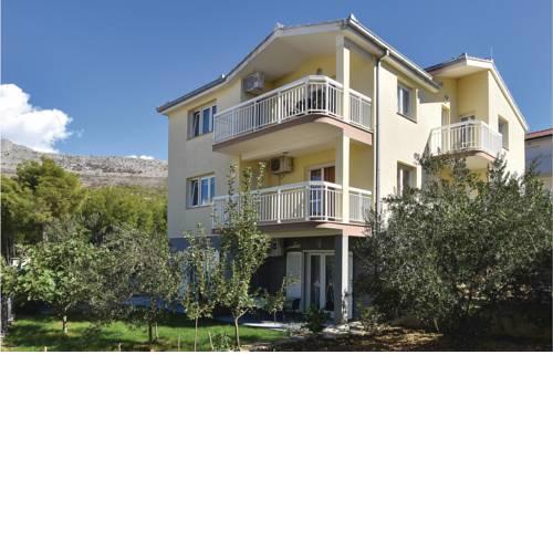 Two-Bedroom Apartment in Podstrana