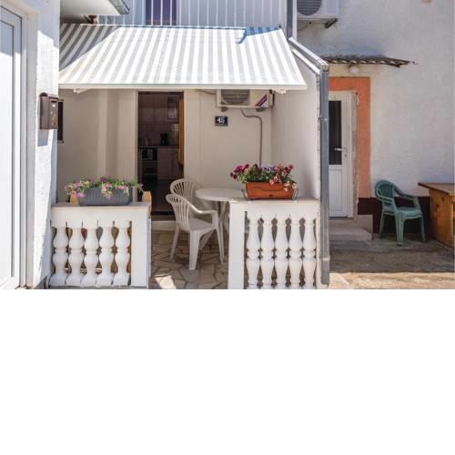 Two-Bedroom Apartment in Povile