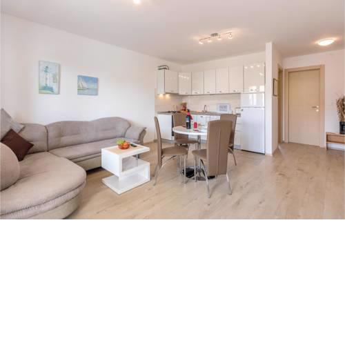 Two-Bedroom Apartment in Pula