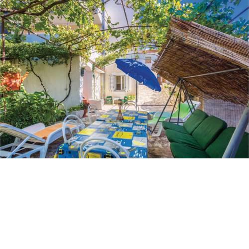 Two-Bedroom Apartment in Punat