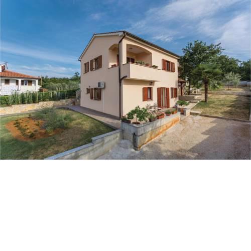 Two-Bedroom Apartment in Radmani