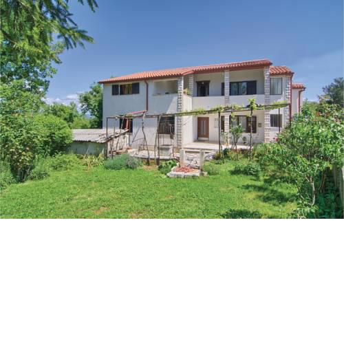 Two-Bedroom Apartment in Rakalj