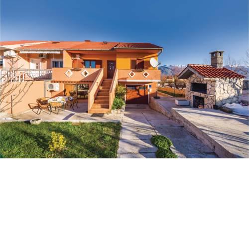 Two-Bedroom Apartment in Razanac