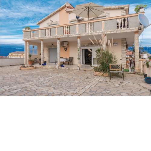 Two-Bedroom Apartment in Razanac