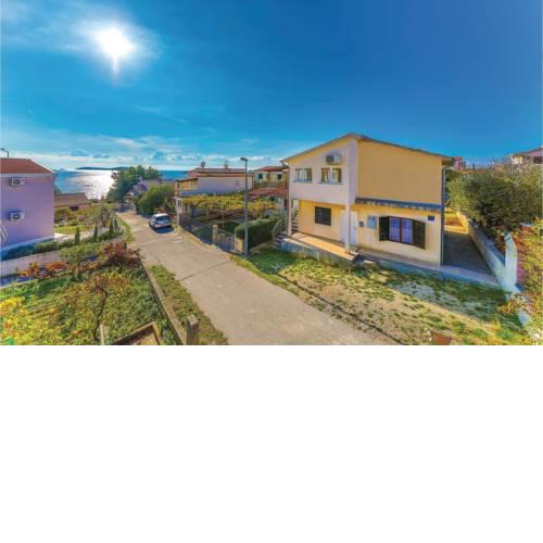 Two-Bedroom Apartment in Rogoznica