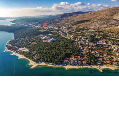 Two-Bedroom Apartment in Seget Vranjica