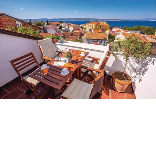 Two-Bedroom Apartment in Selce