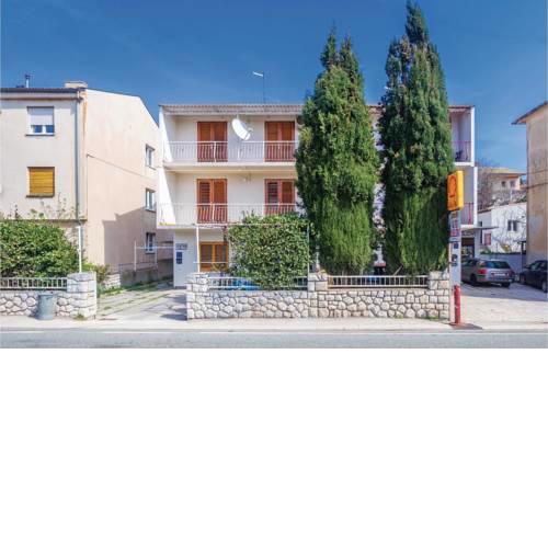 Two-Bedroom Apartment in Senj