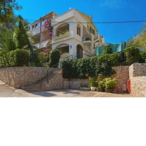 Two-Bedroom Apartment in Slatine I