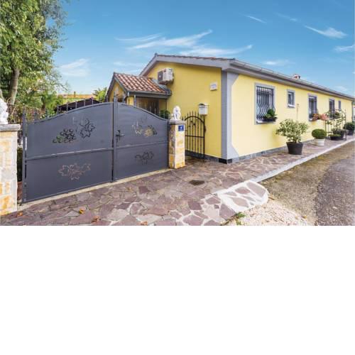 Two-Bedroom Apartment in Sveti Lovrec