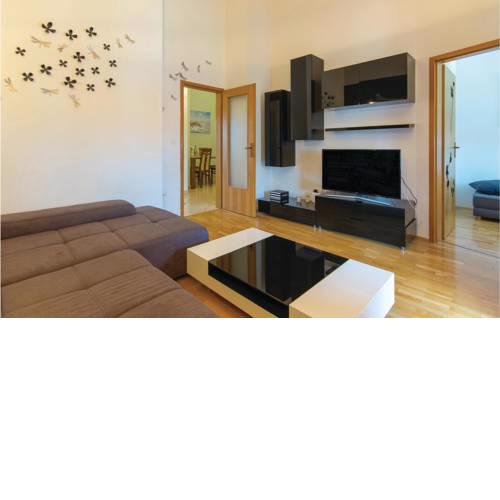 Two-Bedroom Apartment in Umag