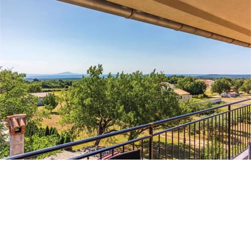 Two-Bedroom Apartment in Valtura