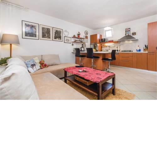 Two-Bedroom Apartment in Vele Mune