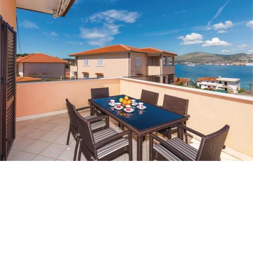 Two-Bedroom Apartment Okrug Gornji with Sea View 02