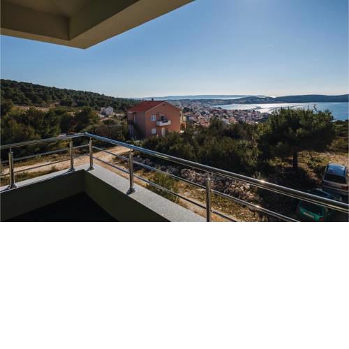 Two-Bedroom Apartment Saldun with Sea View 08