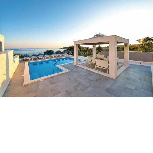 Two-Bedroom Apartment with Sea View in Rogoznica