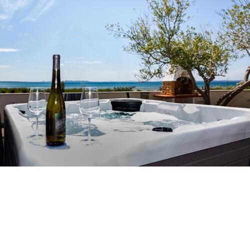 Two bedroom beachfront villa with jacuzzy - SGA3