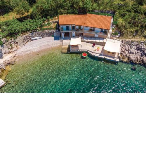 Two-Bedroom Holiday Home in Josinovac