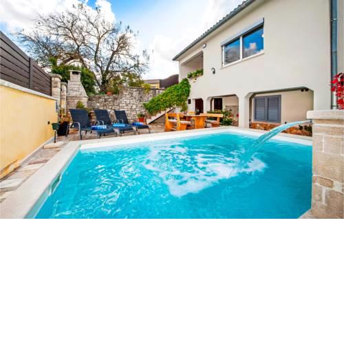 Two-Bedroom Holiday Home in Mrgani