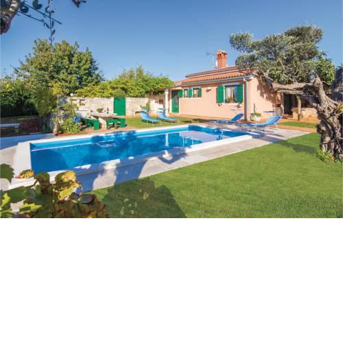 Two-Bedroom Holiday Home in Novigrad